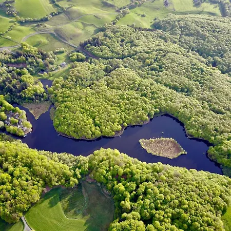 Lodge Lac Du Roussillou *