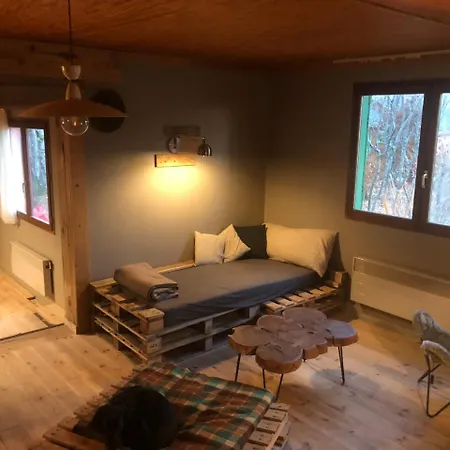 Lac Du Roussillou Lodge Riom-es-Montagnes